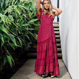 Elegant Burgundy Maxi Dress